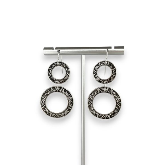 Necklace & Earring Set, Antique Silver Tone, 3 Round Pendant, 22"-24" - Picture 3 of 10